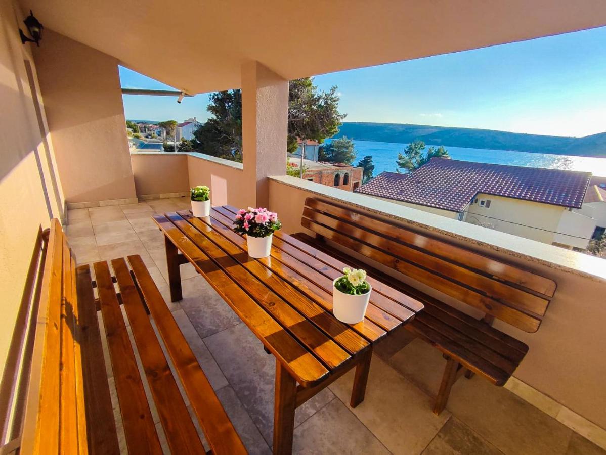 Apartments Amfora - Cozy And Modern Apartments For Up To 15 People, 100M From The Sea And Beach Stara Novalja Esterno foto
