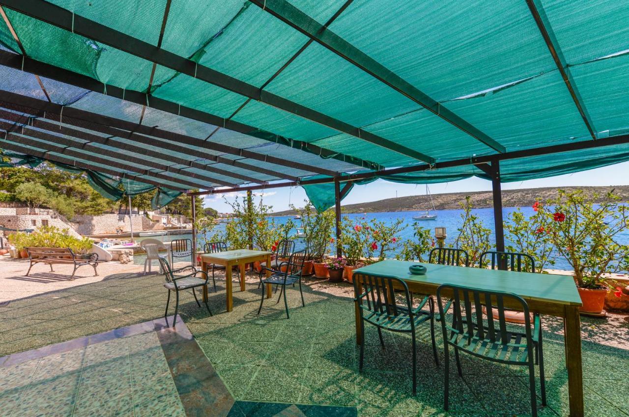 Apartments Amfora - Cozy And Modern Apartments For Up To 15 People, 100M From The Sea And Beach Stara Novalja Esterno foto