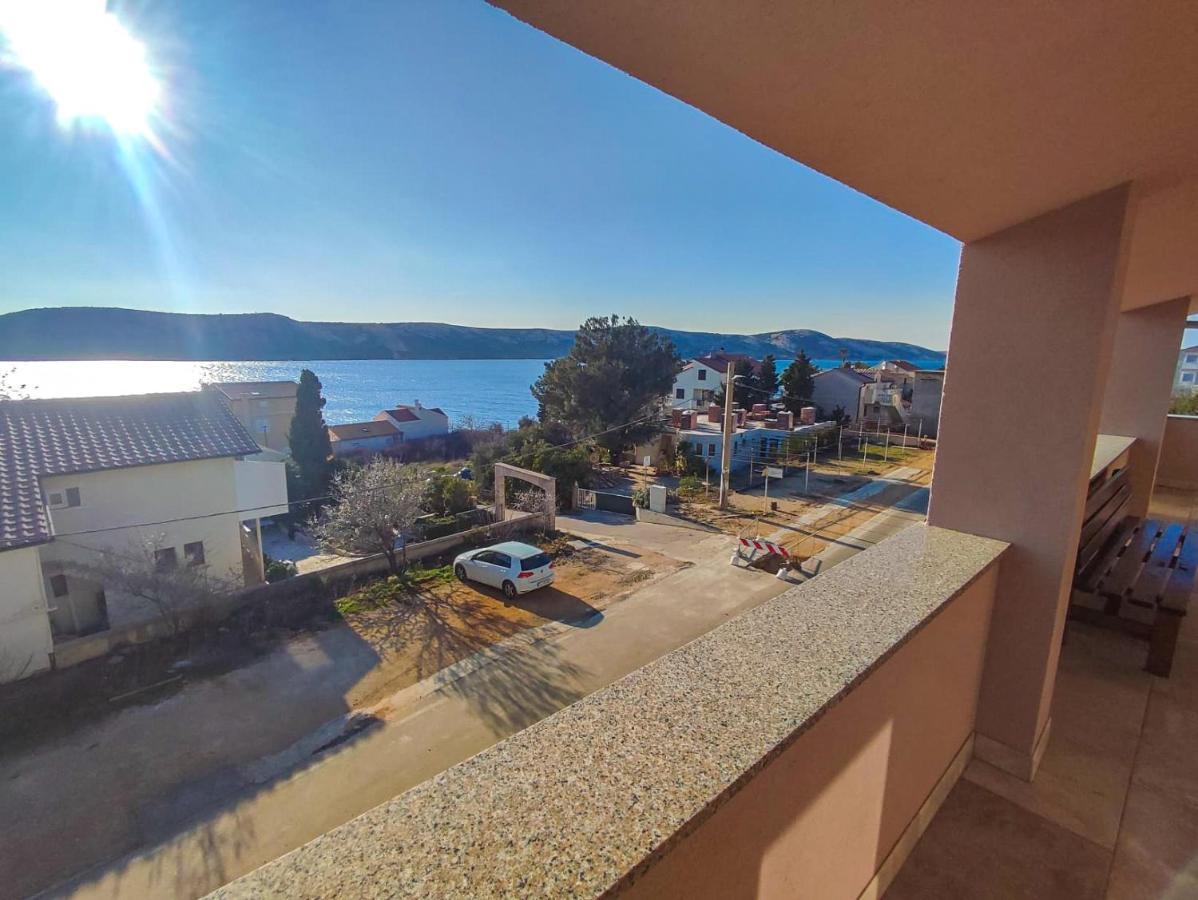 Apartments Amfora - Cozy And Modern Apartments For Up To 15 People, 100M From The Sea And Beach Stara Novalja Esterno foto