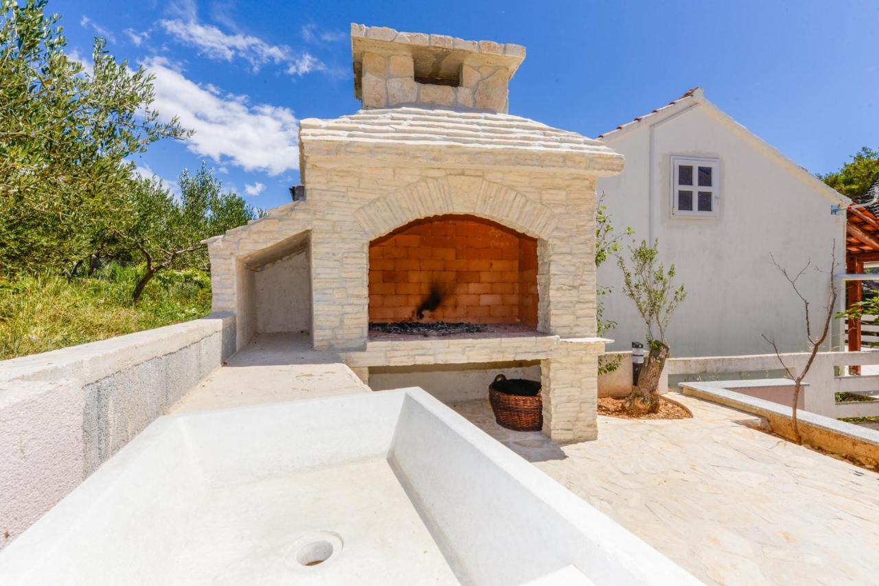 Apartments Amfora - Cozy And Modern Apartments For Up To 15 People, 100M From The Sea And Beach Stara Novalja Esterno foto