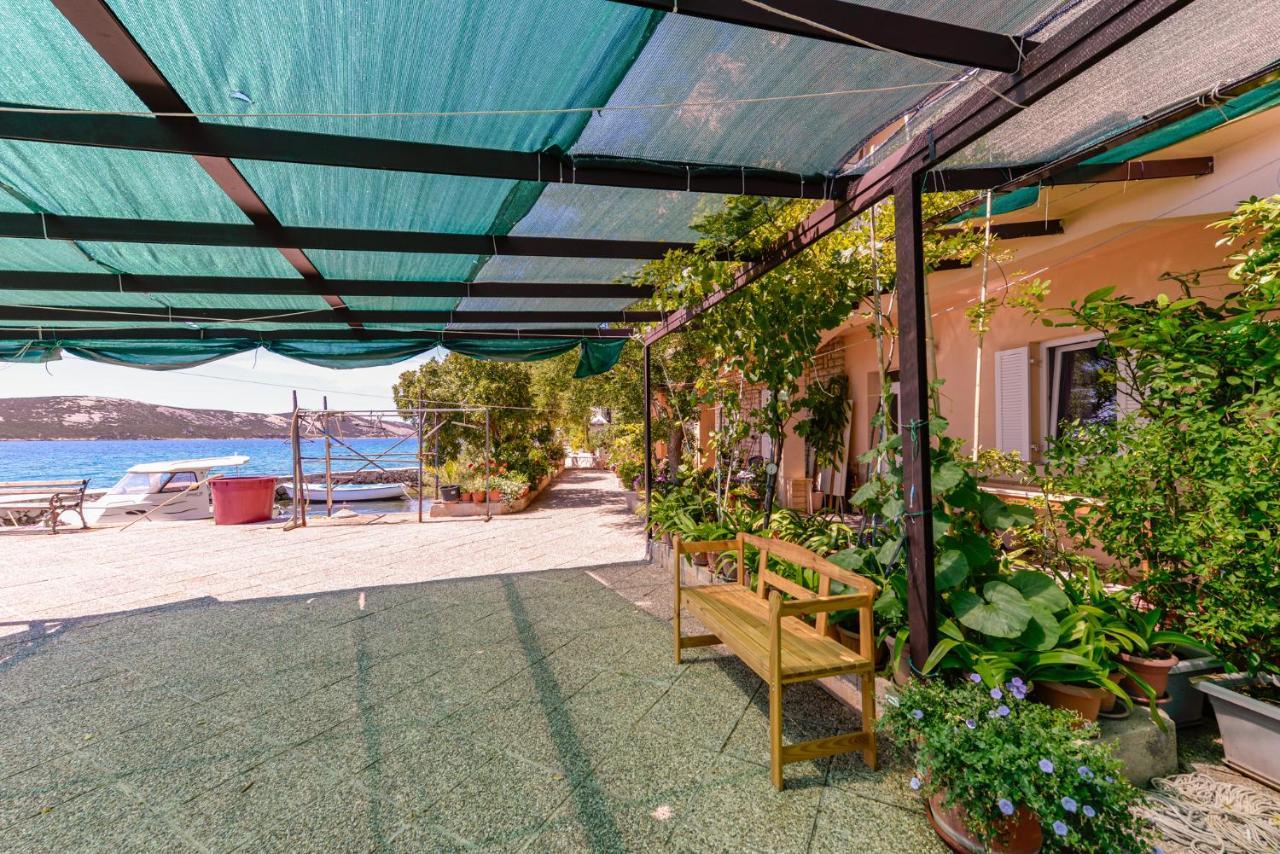 Apartments Amfora - Cozy And Modern Apartments For Up To 15 People, 100M From The Sea And Beach Stara Novalja Esterno foto
